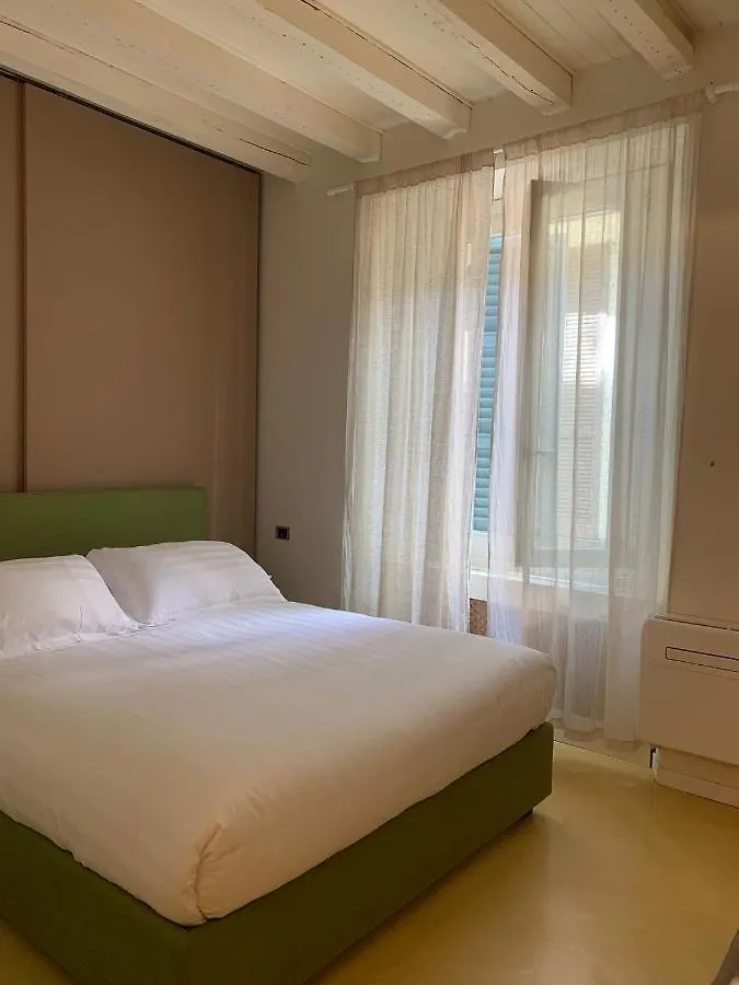 Kontakt z Fifty Eight Suite Milan Brera